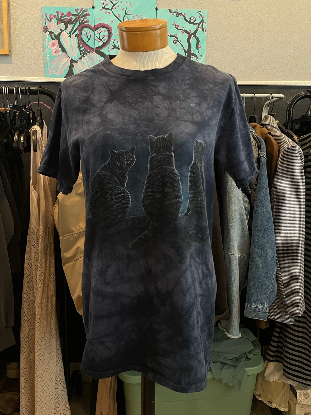 The Mountain cat t shirt Size S